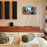 H10 Apartment With Free Parking